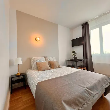 Studio 2 Pers Face Gare Sncf Appart Hotel Le Cygne D1 Bourges Exterior photo
