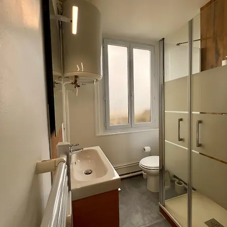 Studio 2 Pers Face Gare Sncf Appart Hotel Le Cygne D1 Bourges Exterior photo